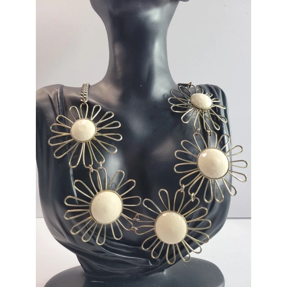 Gold Tone Daisy Flower Statement Necklace Cream Cabochon Floral Retro Mod